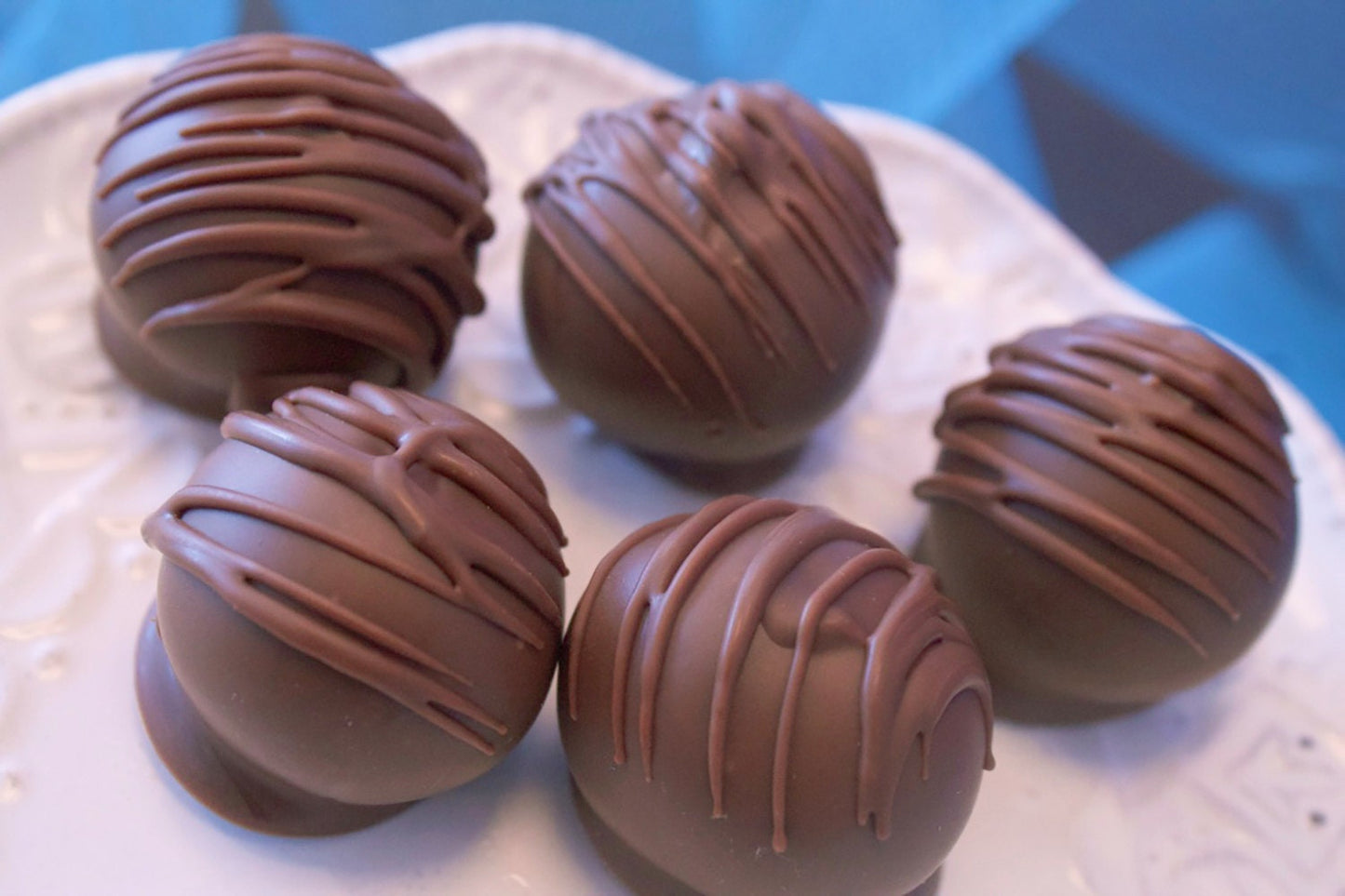 Chocolate Cake Bites, Gourmet Chocolate Cake Balls, Chocolate dipped treats, Old-Fashioned Dessert - 1 dozen